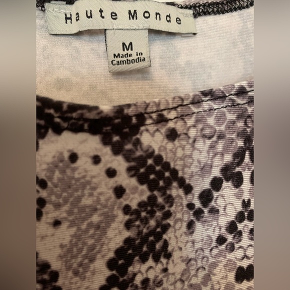 Haute Monde Women’s Gray Snakeskin Bodysuit Shortsleeved Top Sz M - Picture 3 of 5